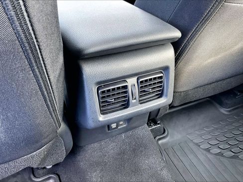 Used 2025 Toyota Camry LE image 28