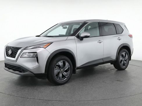 Used 2025 Nissan Rogue SV FWD image 3