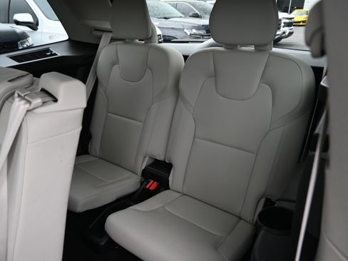 Used 2024 Volvo XC90 B6 Plus AWD/4WD image 33