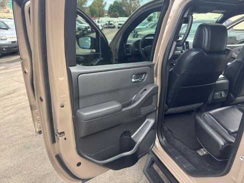Used 2022 Nissan Frontier PRO-4X w/ Pro-4X Premium Package AWD/4WD image 18