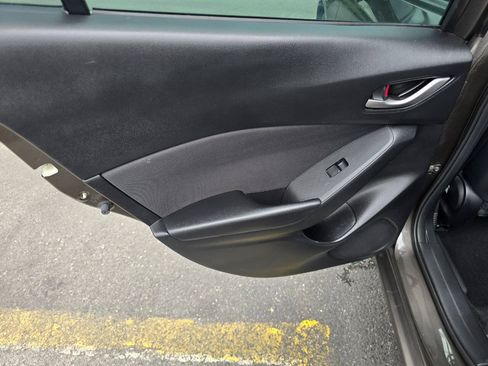 Used 2014 MAZDA MAZDA3 i Sport FWD image 20