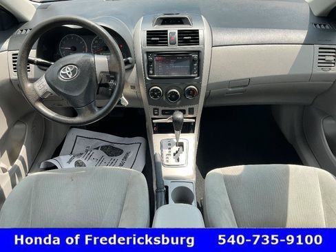 Used 2013 Toyota Corolla LE FWD image 32