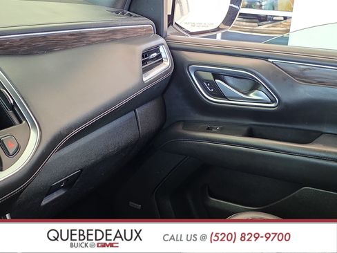 Used 2022 Chevrolet Suburban LT RWD image 17