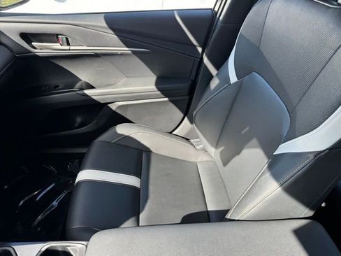 Used 2025 Toyota Camry SE w/ Convenience Package FWD image 23