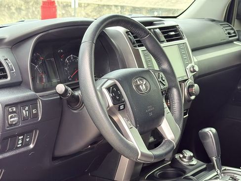 Used 2022 Toyota 4Runner SR5 Premium AWD/4WD image 9
