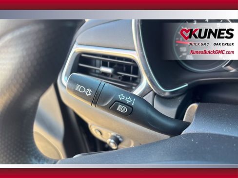 Used 2023 Chevrolet Equinox LT image 13