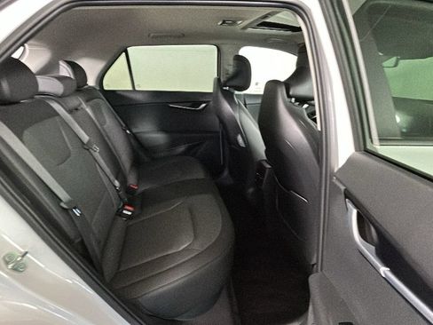 Used 2024 Kia Niro Wave w/ Wave Preserve Package FWD image 29
