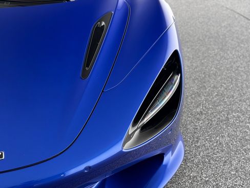 Used 2024 McLaren 750S Spider RWD image 40