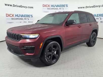 Used 2024 Jeep Grand Cherokee Limited w/ Black Appearance Package