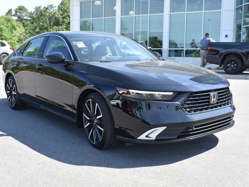 New 2026 Honda Accord Touring image 2