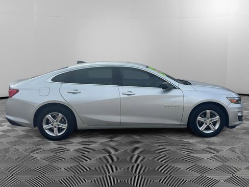 Used 2022 Chevrolet Malibu LS image 2