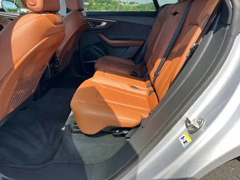 Used 2022 Audi Q8 Premium Plus AWD/4WD image 23