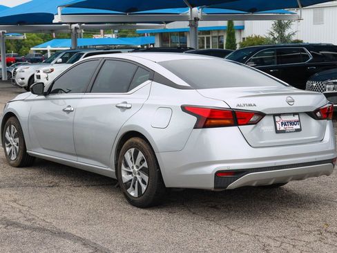 Used 2024 Nissan Altima 2.5 S FWD image 3