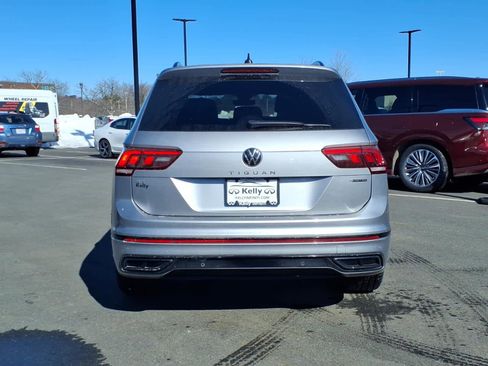 Used 2023 Volkswagen Tiguan SE R-Line image 7