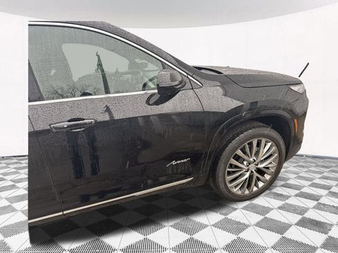 Used 2025 Buick Enclave Avenir w/ Super Cruise Package image 2
