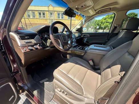 Used 2017 GMC Yukon Denali AWD/4WD image 10