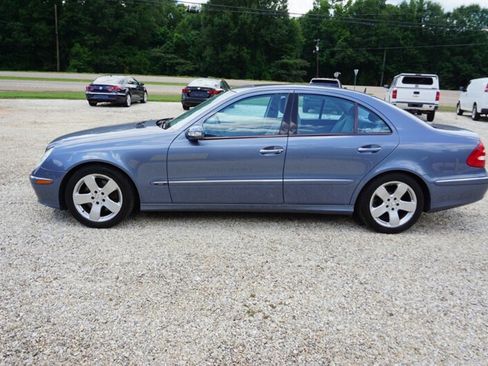 Used 2004 Mercedes-Benz E 500 4MATIC Sedan image 8