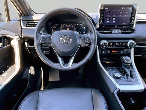 Used 2022 Toyota RAV4 XSE AWD/4WD image 5