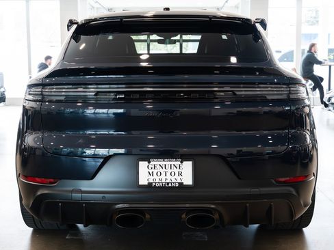 Used 2024 Porsche Cayenne Turbo GT image 5