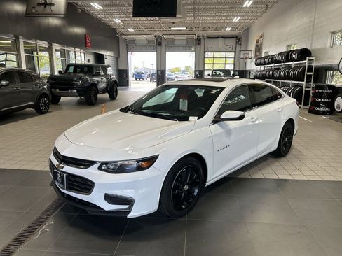 Used 2018 Chevrolet Malibu LT FWD image 29