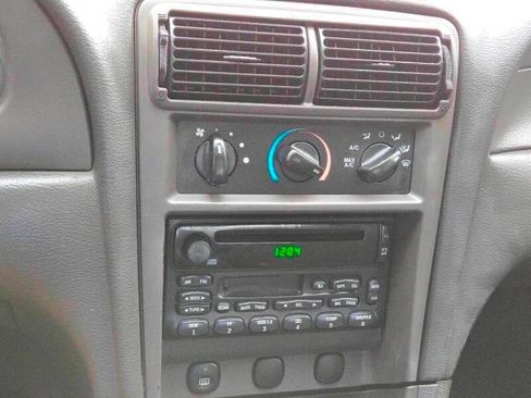 Used 2002 Ford Mustang Coupe image 9