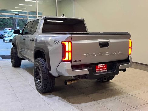 Used 2024 Toyota Tacoma TRD Off-Road image 4