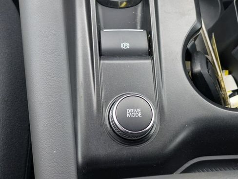 Used 2025 Ford Explorer Active RWD image 28