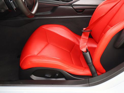 Used 2021 Chevrolet Corvette Stingray Convertible w/ Z51 Performance Package image 15