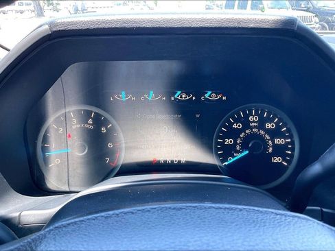 Used 2018 Ford F150 XLT w/ Equipment Group 302A Luxury AWD/4WD image 12