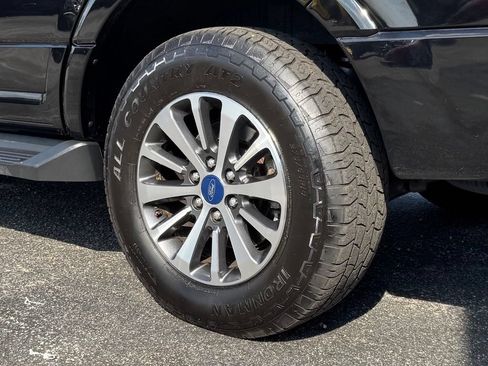 Used 2016 Ford Expedition XLT AWD/4WD image 24