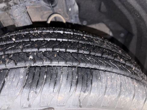 Used 2020 Toyota RAV4 XLE image 43