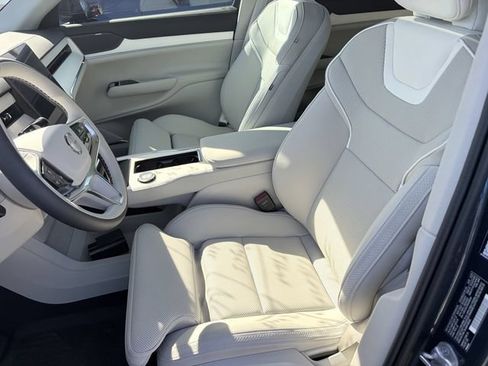 Used 2025 Volvo EX90 Ultra AWD/4WD image 6