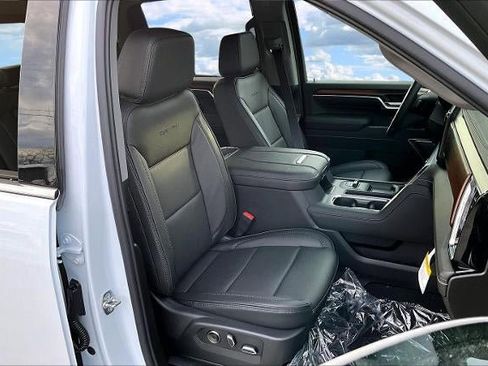 New 2026 GMC Sierra 2500 Denali w/ Denali Reserve Package AWD/4WD image 8