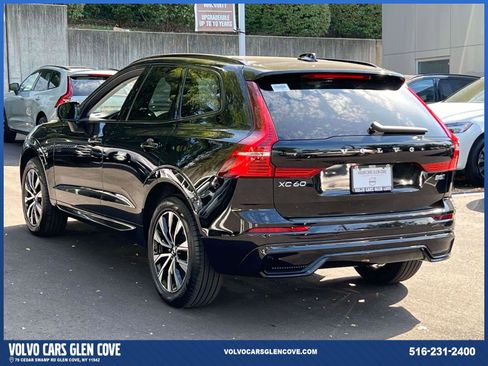 Used 2025 Volvo XC60 B5 Core w/ Protection Package Premier image 7