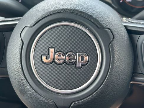 Used 2024 Jeep Gladiator Sport AWD/4WD image 33