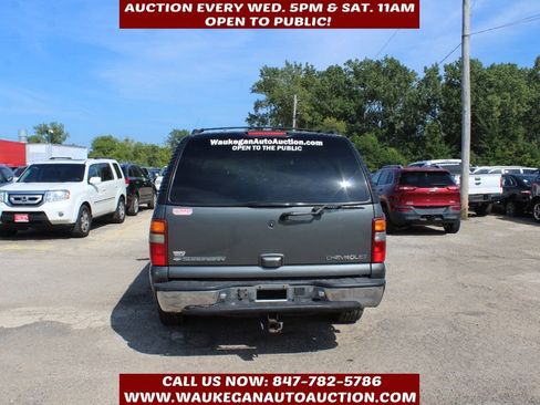 Used 2000 Chevrolet Suburban LT w/ LT Preferred Equipment Group AWD/4WD image 5