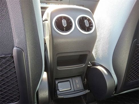 New 2026 Mercedes-Benz GLB 250 4MATIC image 9