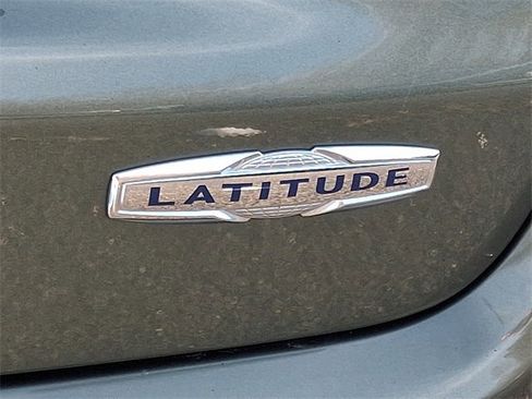 Used 2019 Jeep Compass Latitude w/ Cold Weather Group image 32