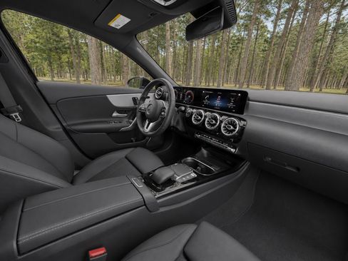 Used 2021 Mercedes-Benz A 220 image 16