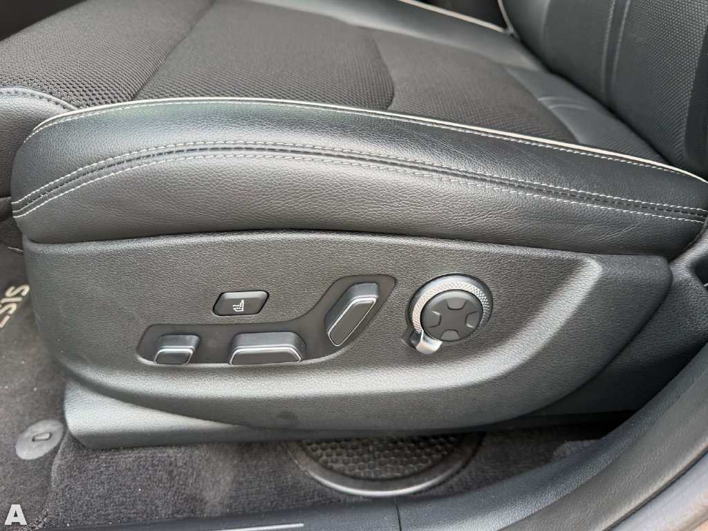 Used 2025 Genesis GV70 2.5T w/ Sport Prestige Package AWD/4WD image 23
