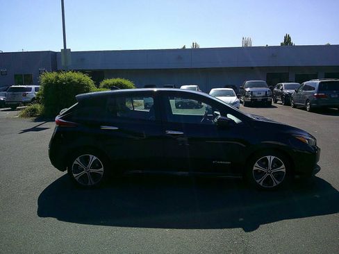 Used 2018 Nissan Leaf SL w/ SL Technology Package FWD image 6
