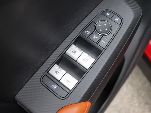 Used 2025 Mitsubishi Outlander 4WD Plug-In Hybrid image 8