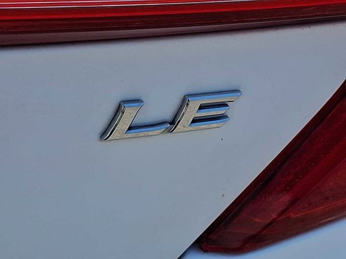 Used 2012 Toyota Camry LE FWD image 27