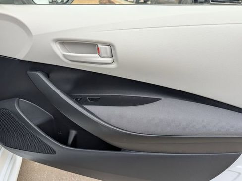 Used 2024 Toyota Corolla LE FWD image 33