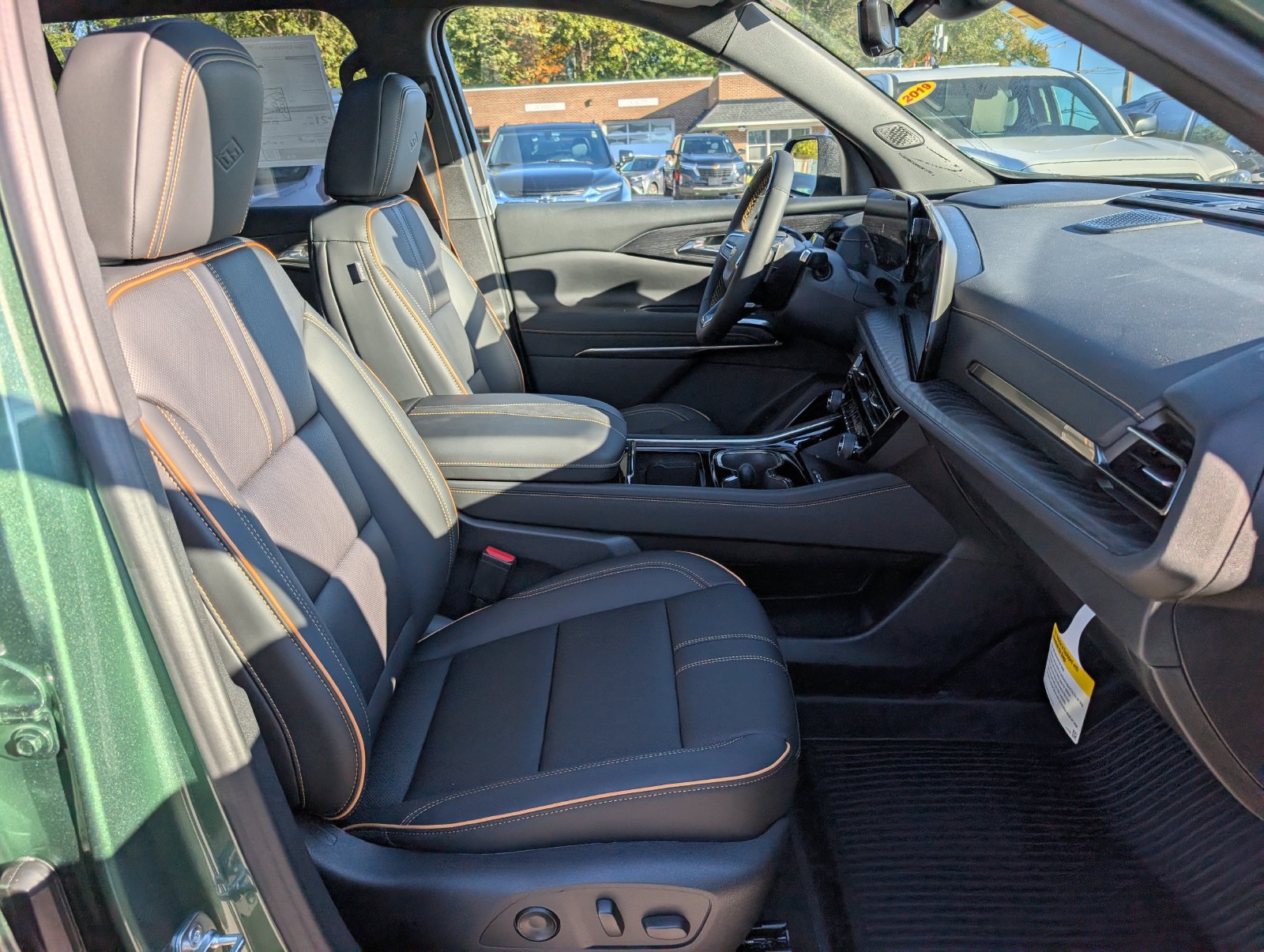 New 2027 Chevrolet Traverse High Country w/ LPO, Floor Liner Package AWD/4WD image 8