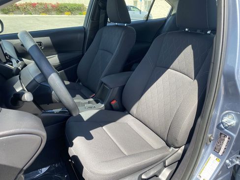 Used 2025 Toyota Corolla LE FWD image 18