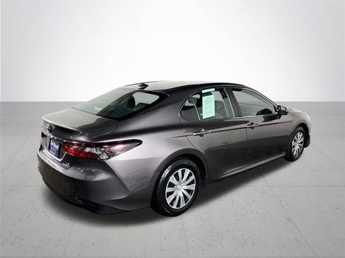 Used 2022 Toyota Camry LE FWD image 6