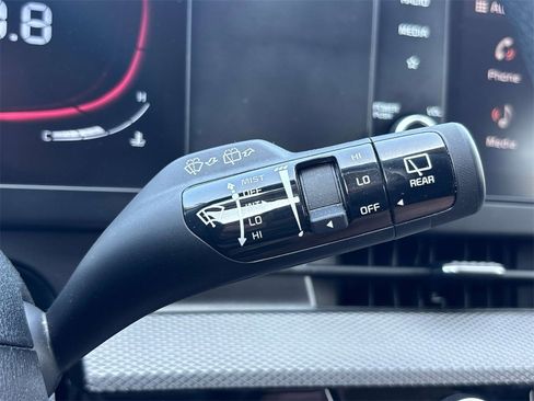 Used 2024 Kia Sportage LX image 27