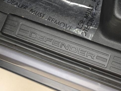 Used 2020 Land Rover Defender 110 First Edition image 35