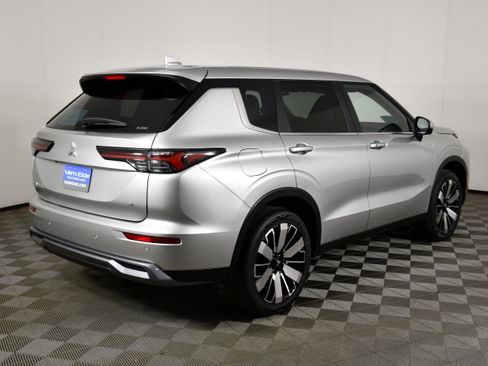 New 2026 Mitsubishi Outlander SE AWD/4WD image 6